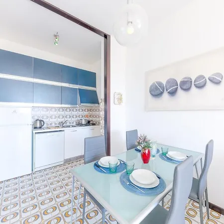 Portofino - Near The Sea, Pool -tennis - Wifi شقة